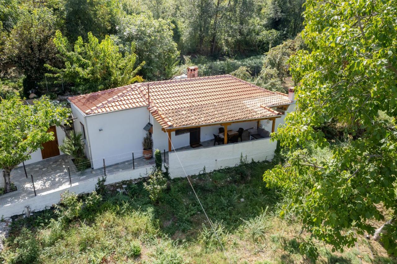 Villa Suzana Mikros Prinos Exterior photo